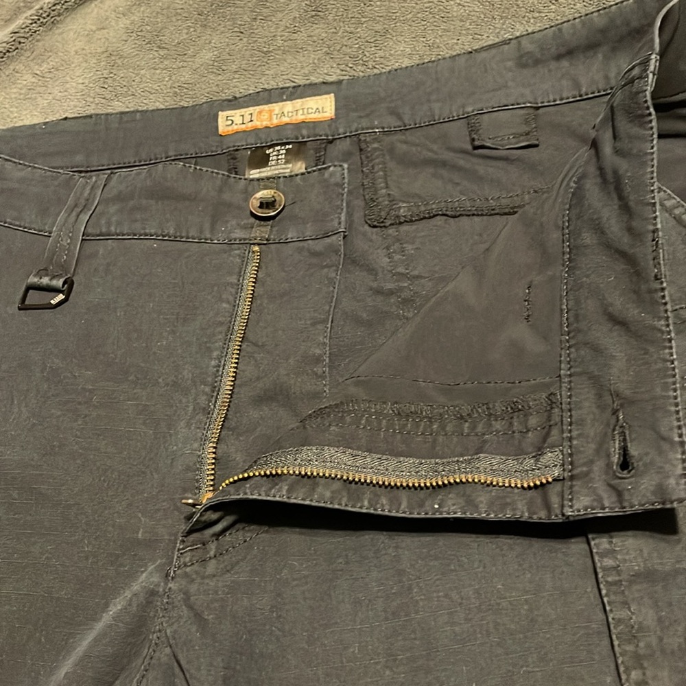 511 Tactical Pants Adult Navy Blue Cargo Size 36x34 very good condition - Picture 2 of 7